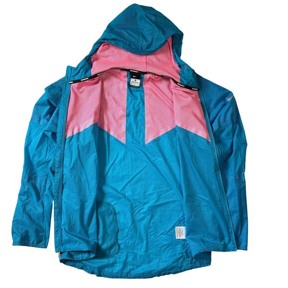 Nike Jacket Women’s Medium Blue Pink Cyclone Running Windbreaker Lightweight - Picture 2 of 11